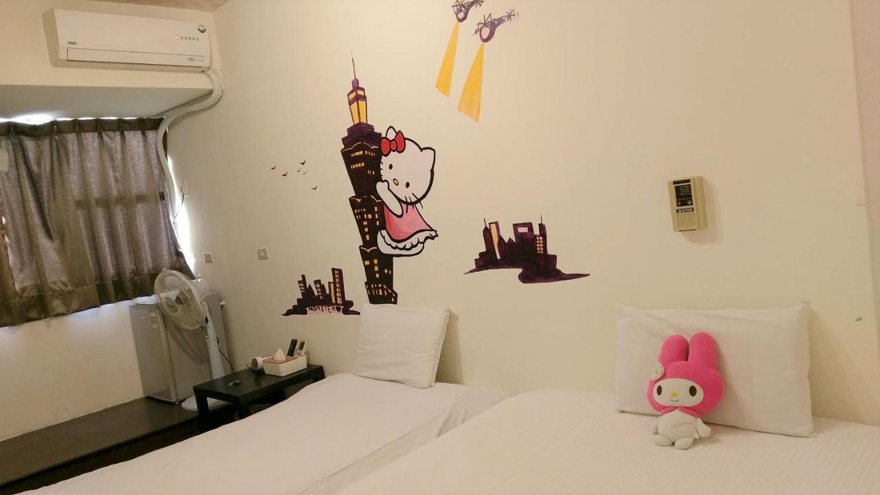 Happines Trip Inn Taichung Extérieur photo