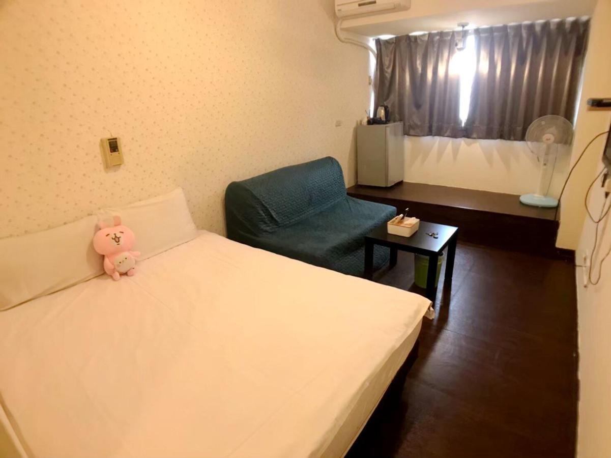 Happines Trip Inn Taichung Extérieur photo