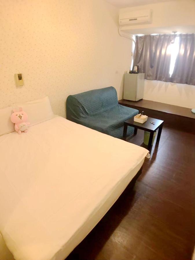 Happines Trip Inn Taichung Extérieur photo