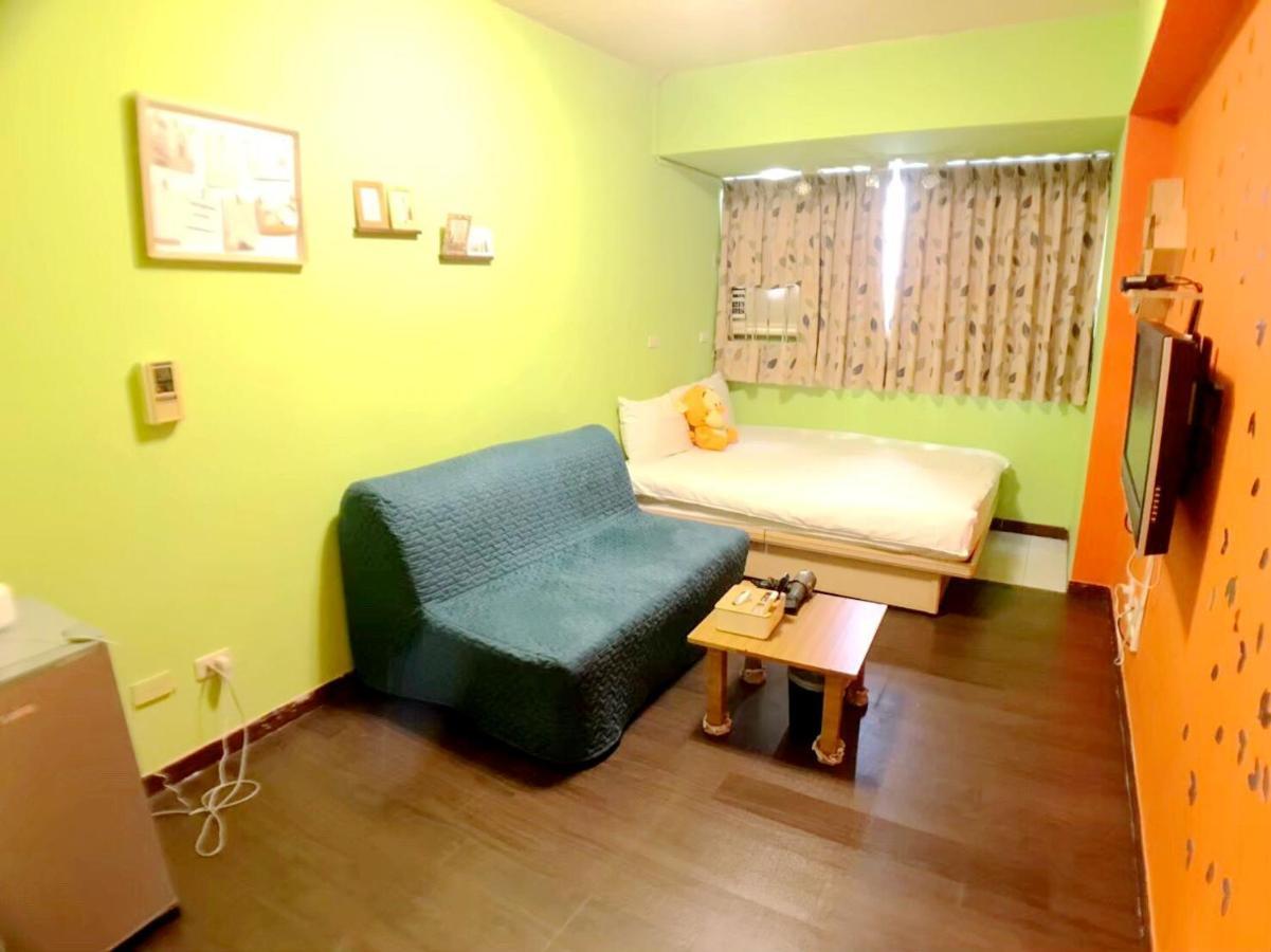 Happines Trip Inn Taichung Extérieur photo